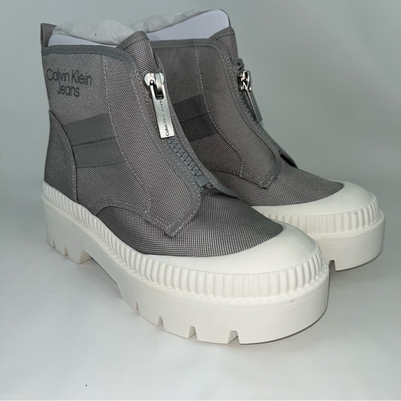 CALVIN KLEIN JEANS Light Grey Bertie Boot Size 8. - Picture 9 of 10